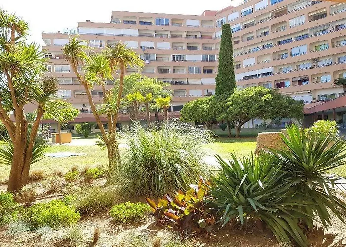 Estudio Grisland Pool *