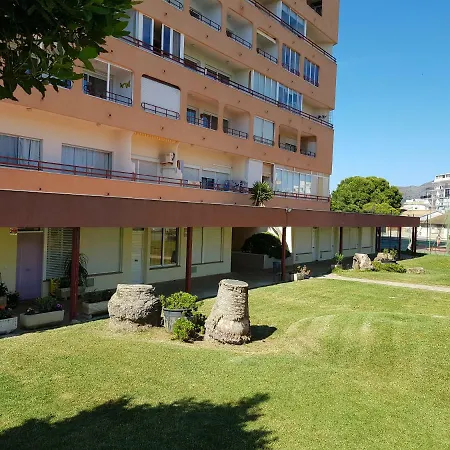 Estudio Grisland Pool Apartment Roses